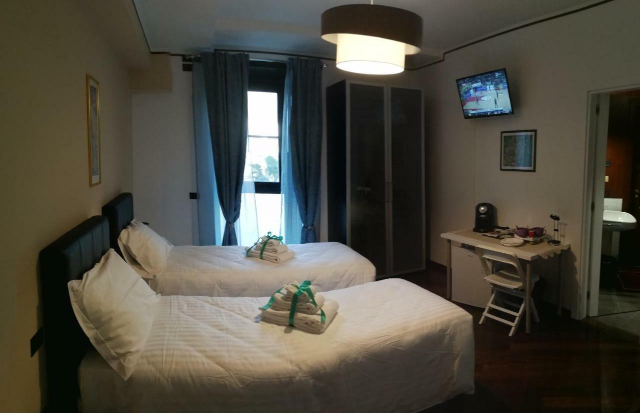 A Casa Di Sara Ermy Bed & Breakfast Bari Luaran gambar