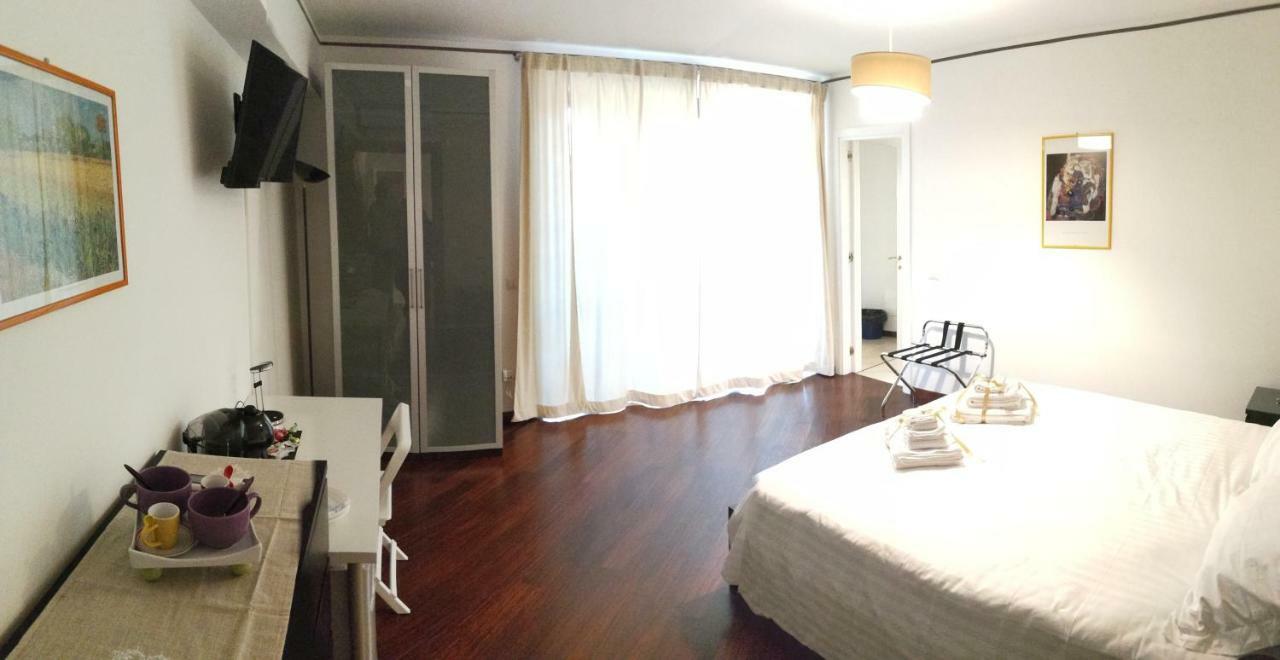 A Casa Di Sara Ermy Bed & Breakfast Bari Luaran gambar